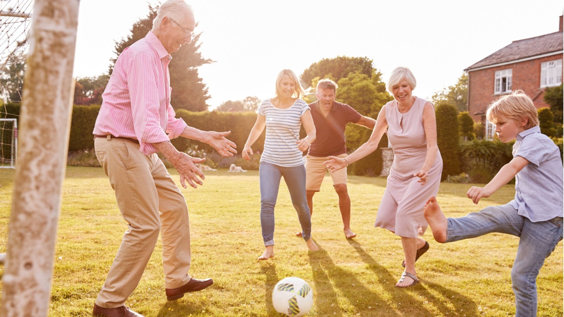 5 valuable reasons to consult a solicitor when writing your will